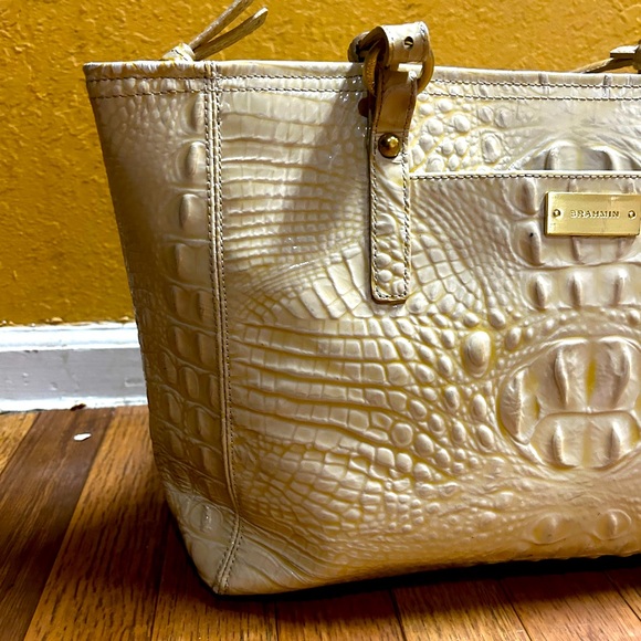 BRAHMIN White Croc Leather Large Shoulder Tote Bag - Picture 3 of 13